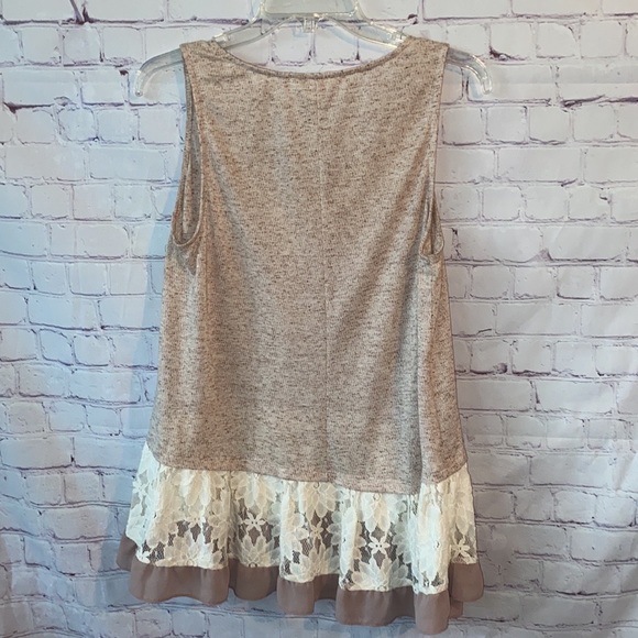 🌸Entro Top With Lace Size M - Picture 3 of 3